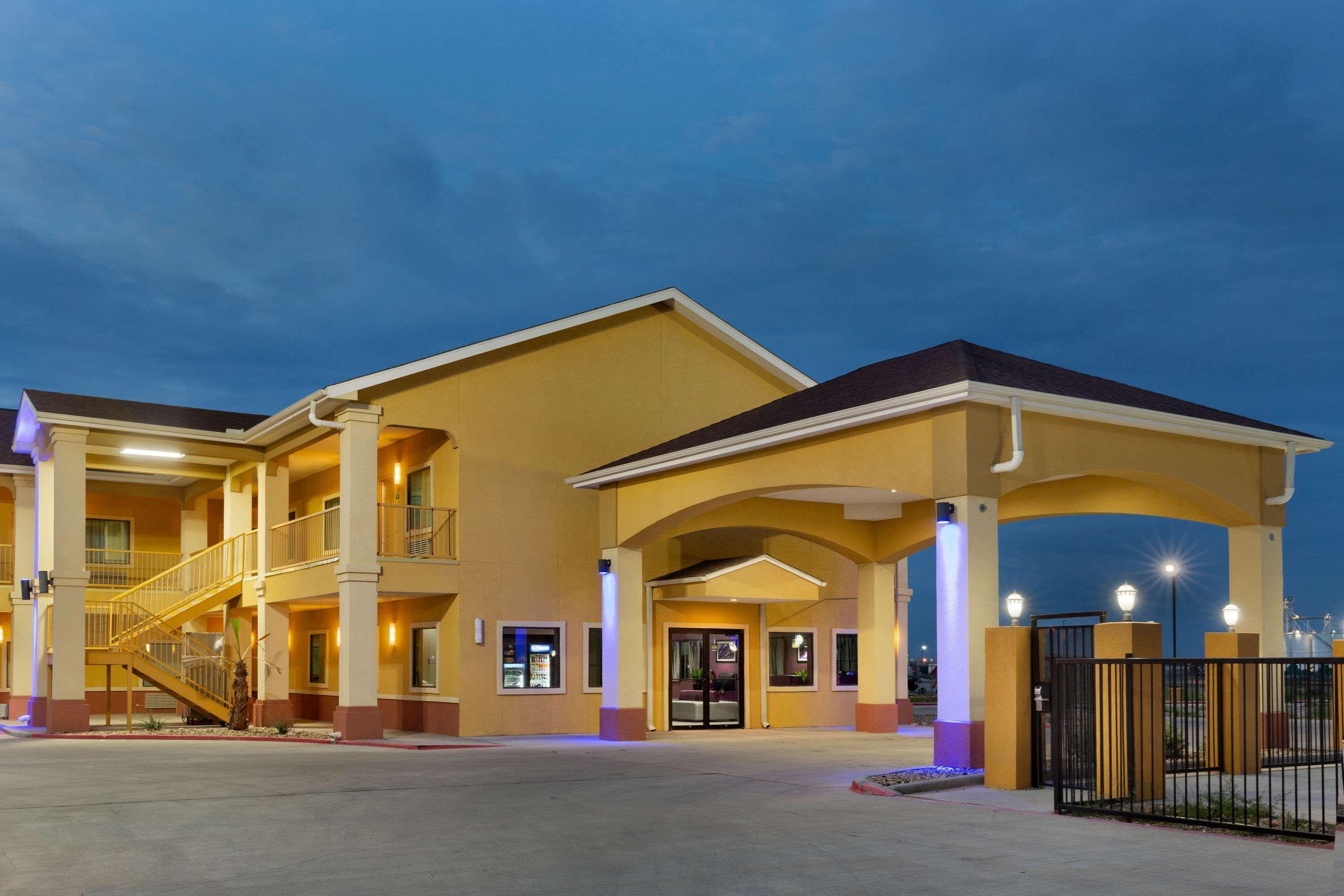 Days Inn By Wyndham Oděsa Exteriér fotografie
